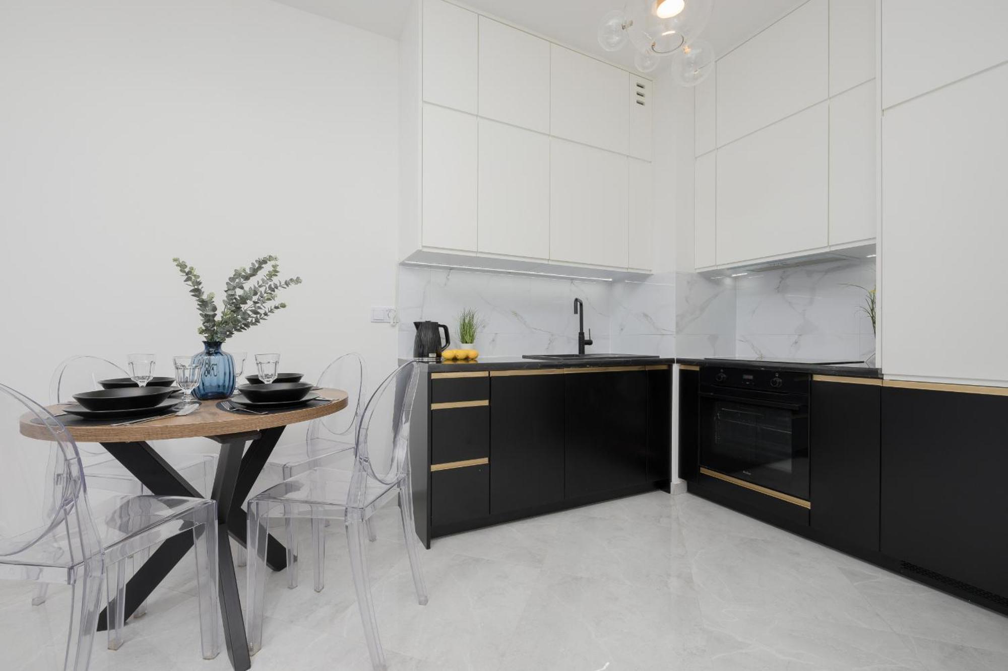 Apartment With Balcony & Parking In Warsaw By Noclegi Renters Экстерьер фото