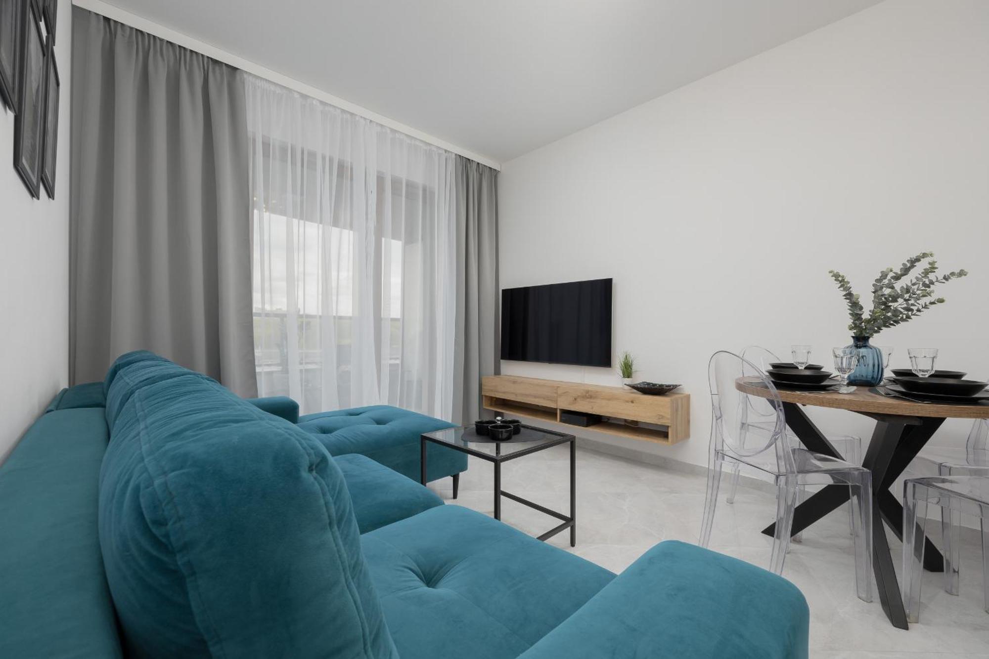 Apartment With Balcony & Parking In Warsaw By Noclegi Renters Экстерьер фото